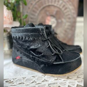 Oliberte 39 black cow hair leather ankle boots Africa